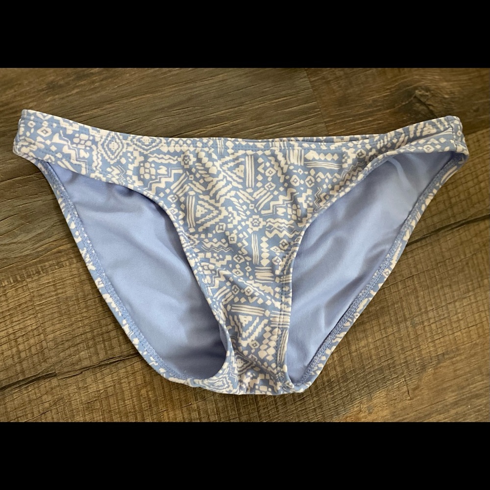 Xhilaration Lilac Bikini Bottoms With Tribal Print